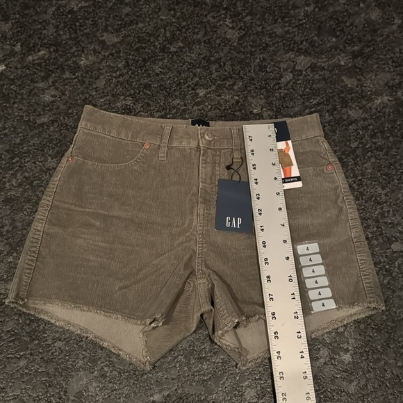 GAP OLIVE GREEN CORDUROY SHORTS FRAYED HEM SIZE 4 - Picture 6 of 10
